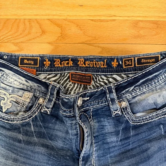 Rock Revival Betty Straight 34X34 - Picture 2 of 3